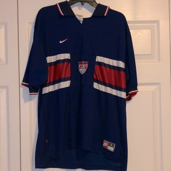 USA soccer Jersey (Nike) - Picture 1 of 4